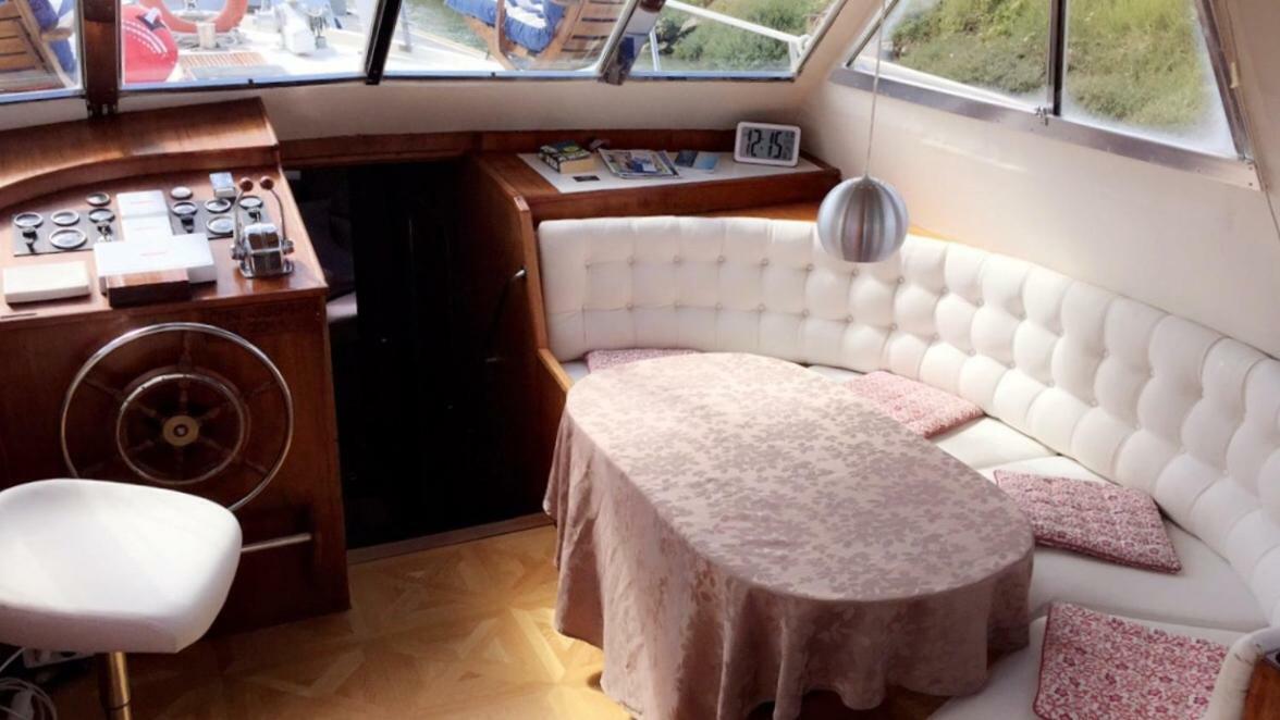 Yacht *