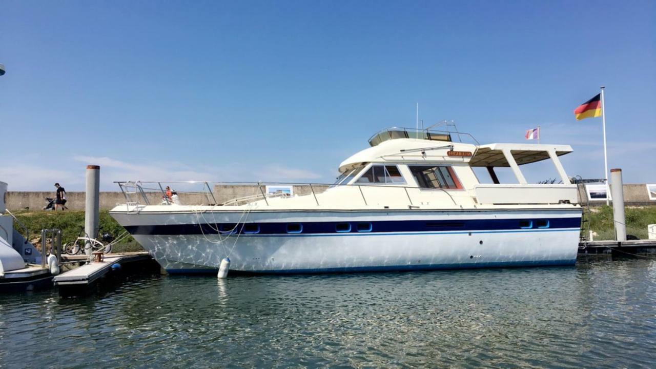 Yacht Bateau-hôtel *